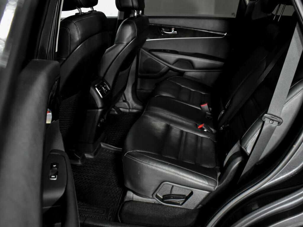 Kia Sorento с пробегом — 2017 год. Фото: #10