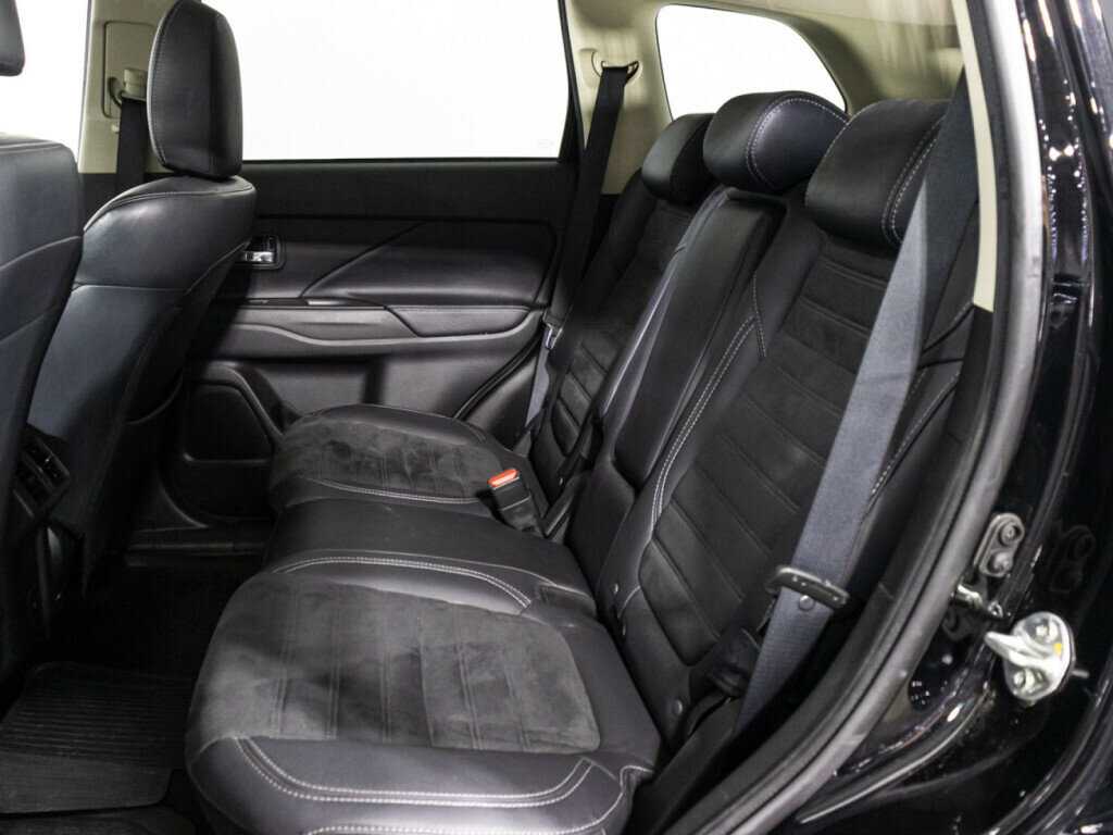 Mitsubishi Outlander с пробегом — 2021 год. Фото: #9