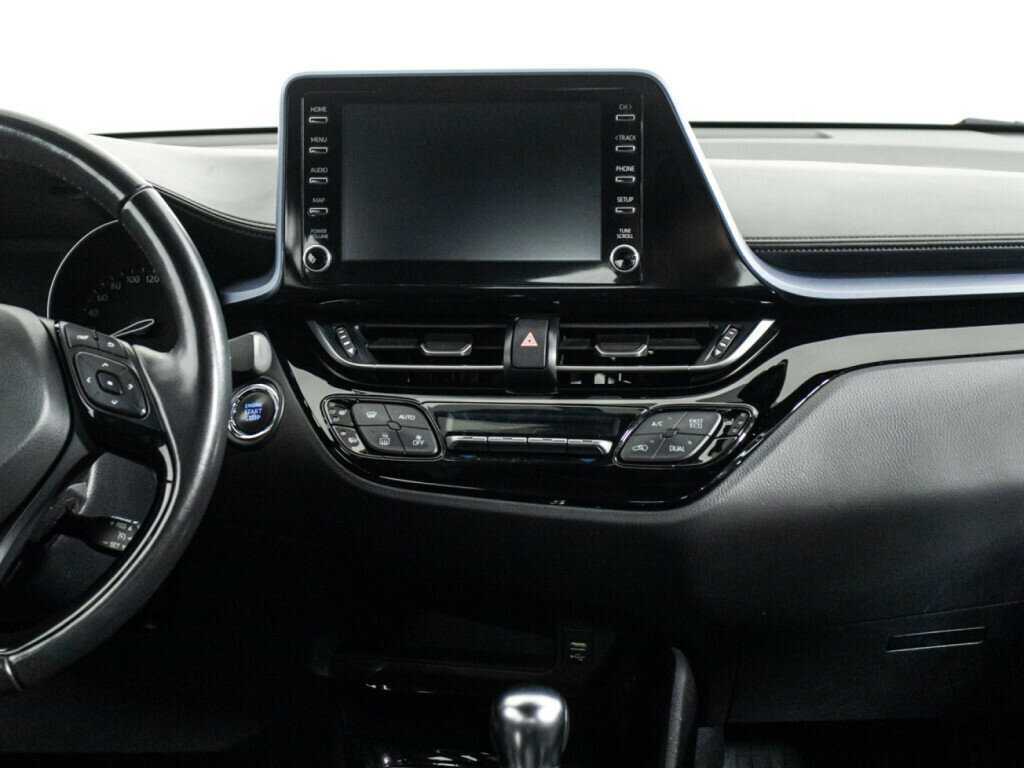 Toyota C-HR с пробегом — 2020 год. Фото: #13