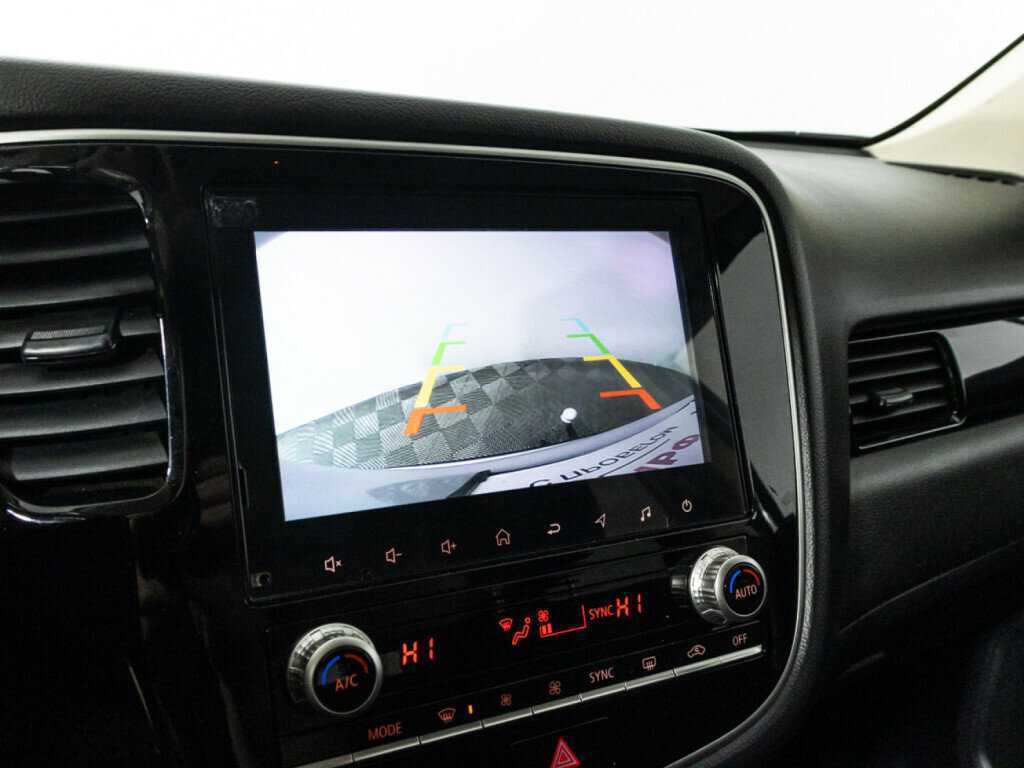 Mitsubishi Outlander с пробегом — 2021 год. Фото: #16