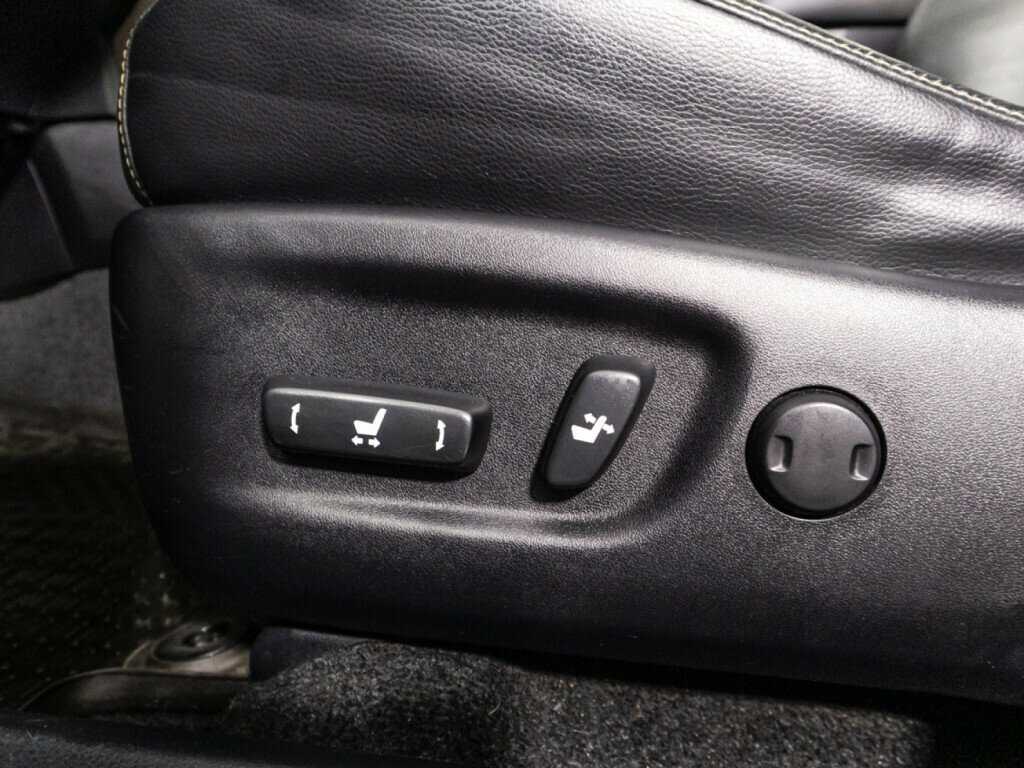 Toyota RAV4 с пробегом — 2013 год. Фото: #16