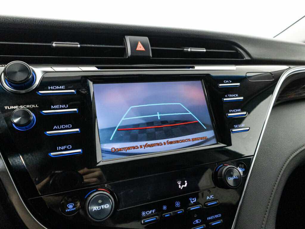 Toyota Camry с пробегом — 2020 год. Фото: #14