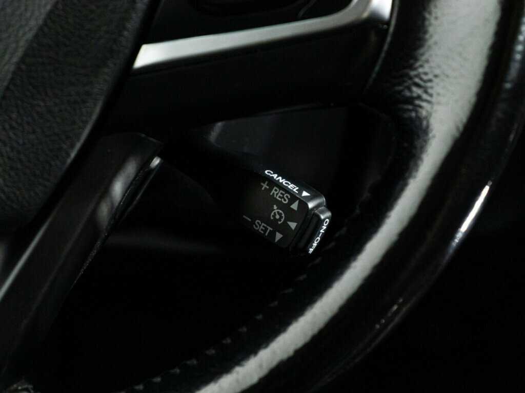 Toyota Camry с пробегом — 2016 год. Фото: #19