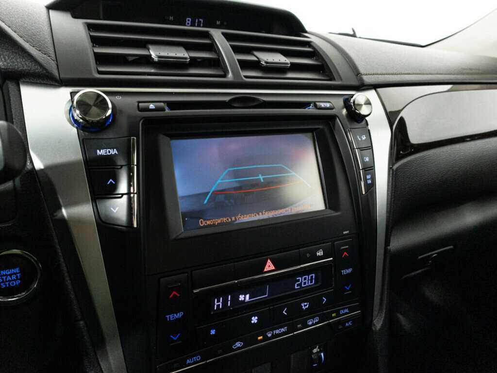 Toyota Camry с пробегом — 2015 год. Фото: #15