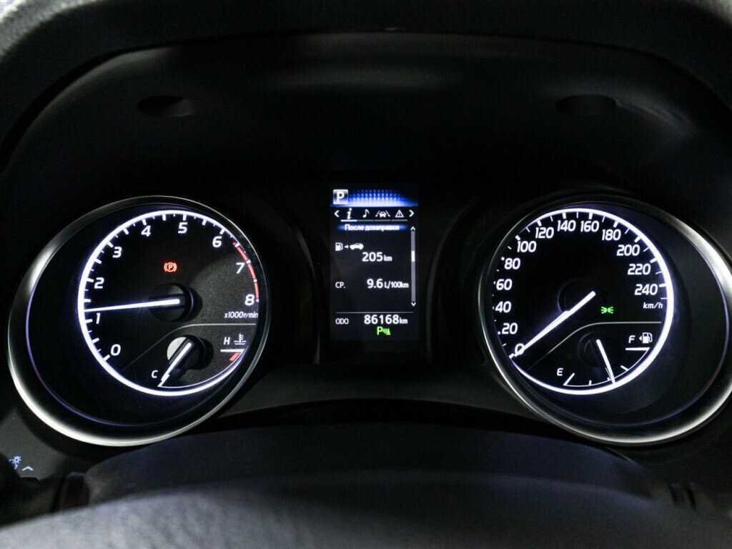 Toyota Camry с пробегом — 2019 год. Фото: #11