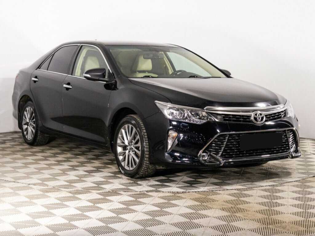 Toyota Camry с пробегом — 2017 год. Фото: #2