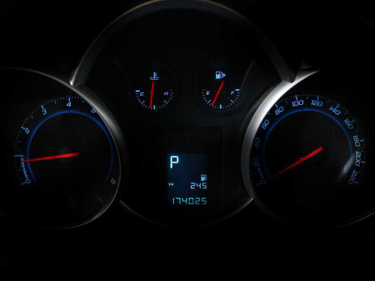 Chevrolet Cruze с пробегом — 2014 год. Фото: #8