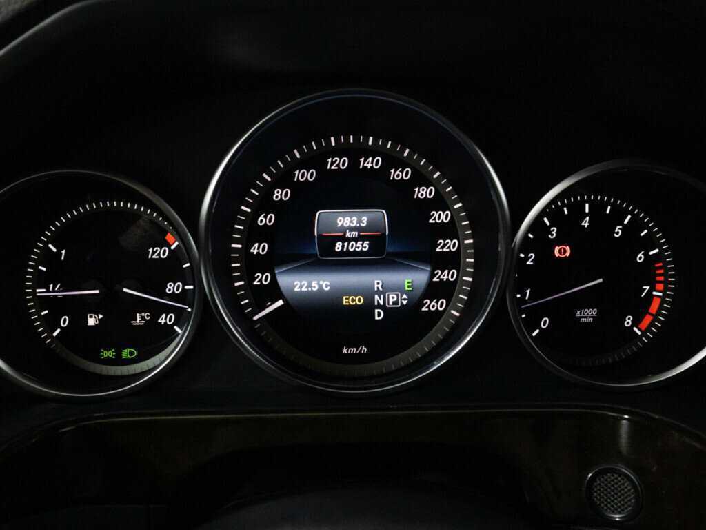 Mercedes-Benz E-Класс с пробегом — 2014 год. Фото: #8