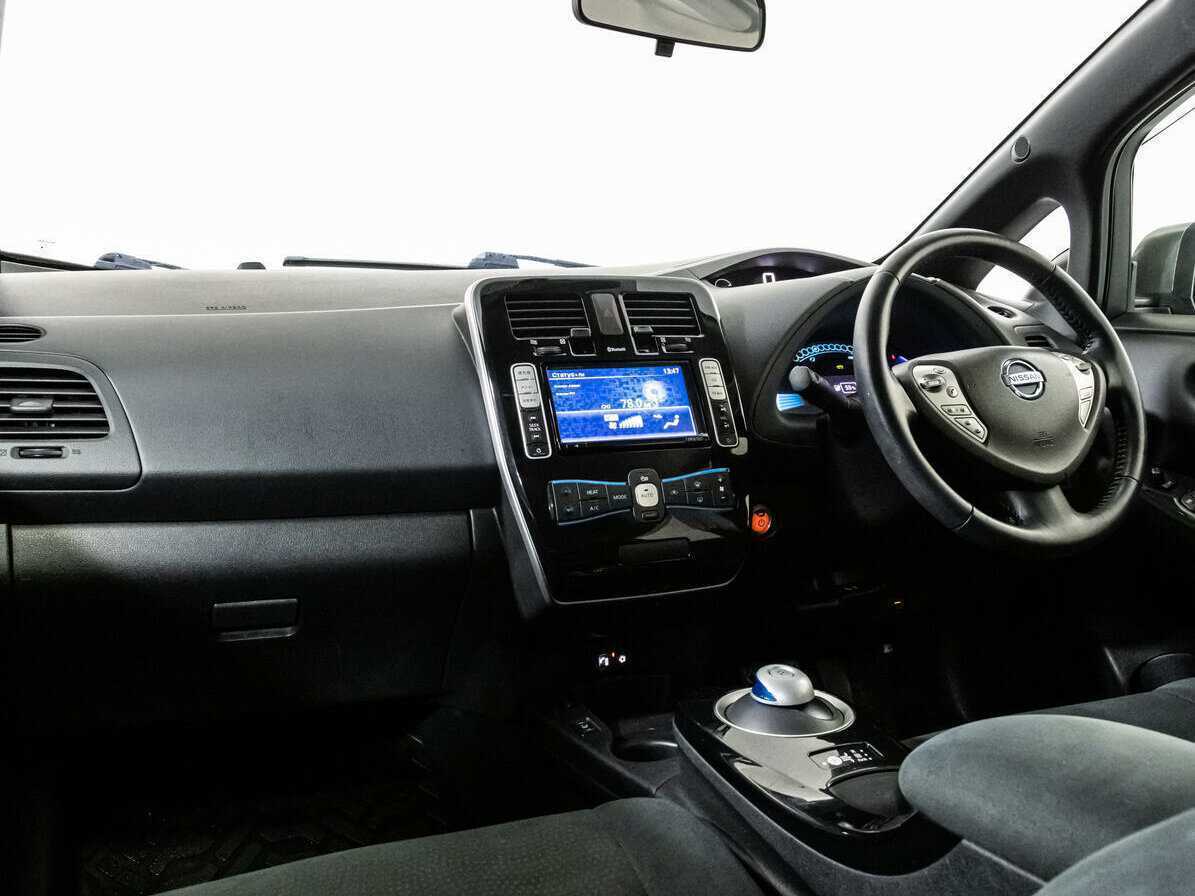 Nissan Leaf с пробегом — 2013 год. Фото: #8