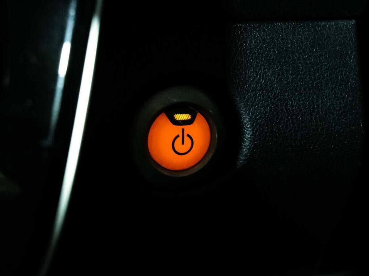 Nissan Leaf с пробегом — 2013 год. Фото: #12