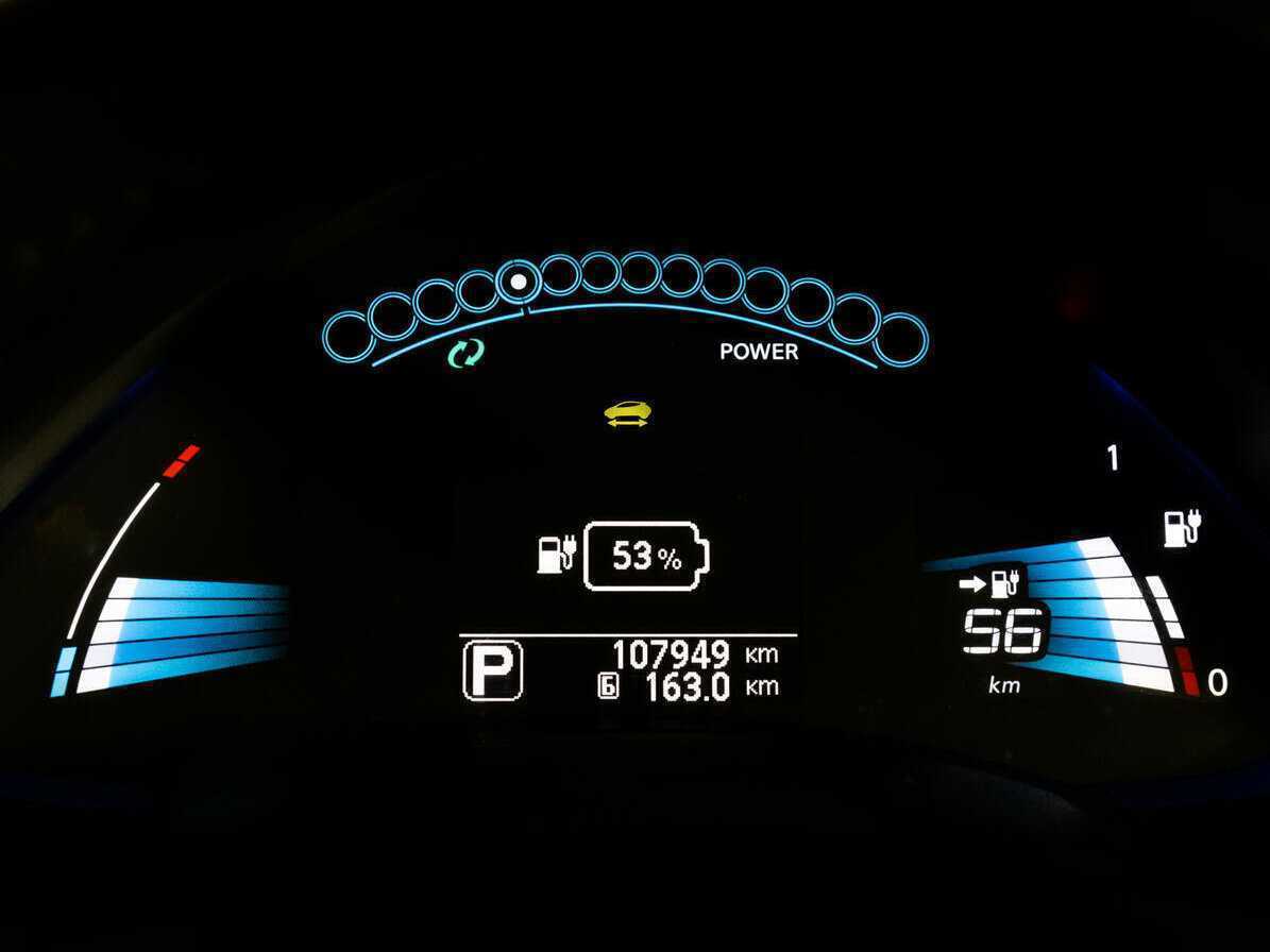 Nissan Leaf с пробегом — 2013 год. Фото: #17