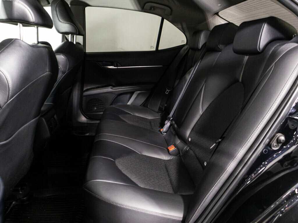 Toyota Camry с пробегом — 2021 год. Фото: #9