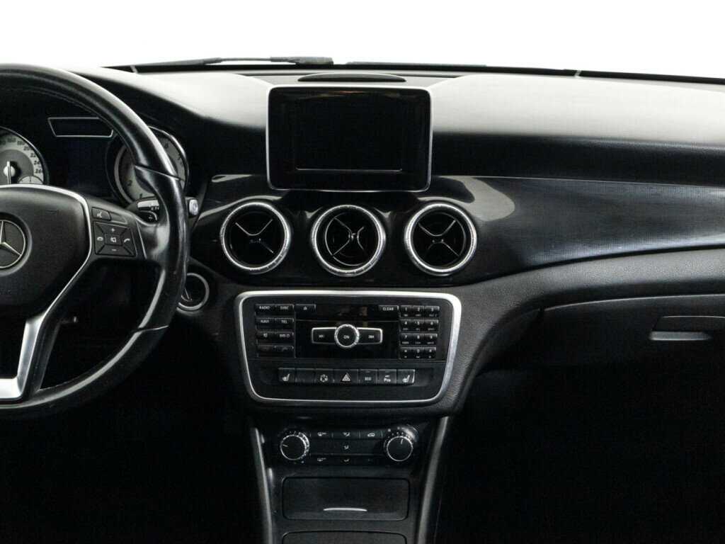 Mercedes-Benz CLA с пробегом — 2014 год. Фото: #13