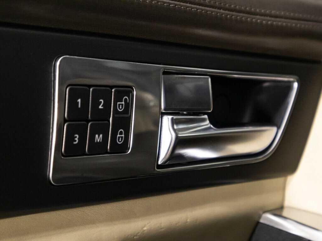 Land Rover Discovery с пробегом — 2013 год. Фото: #19