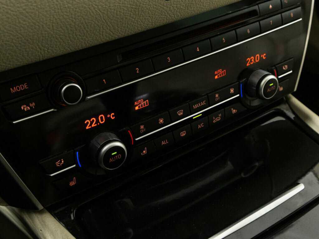 BMW 5 серии с пробегом — 2012 год. Фото: #16