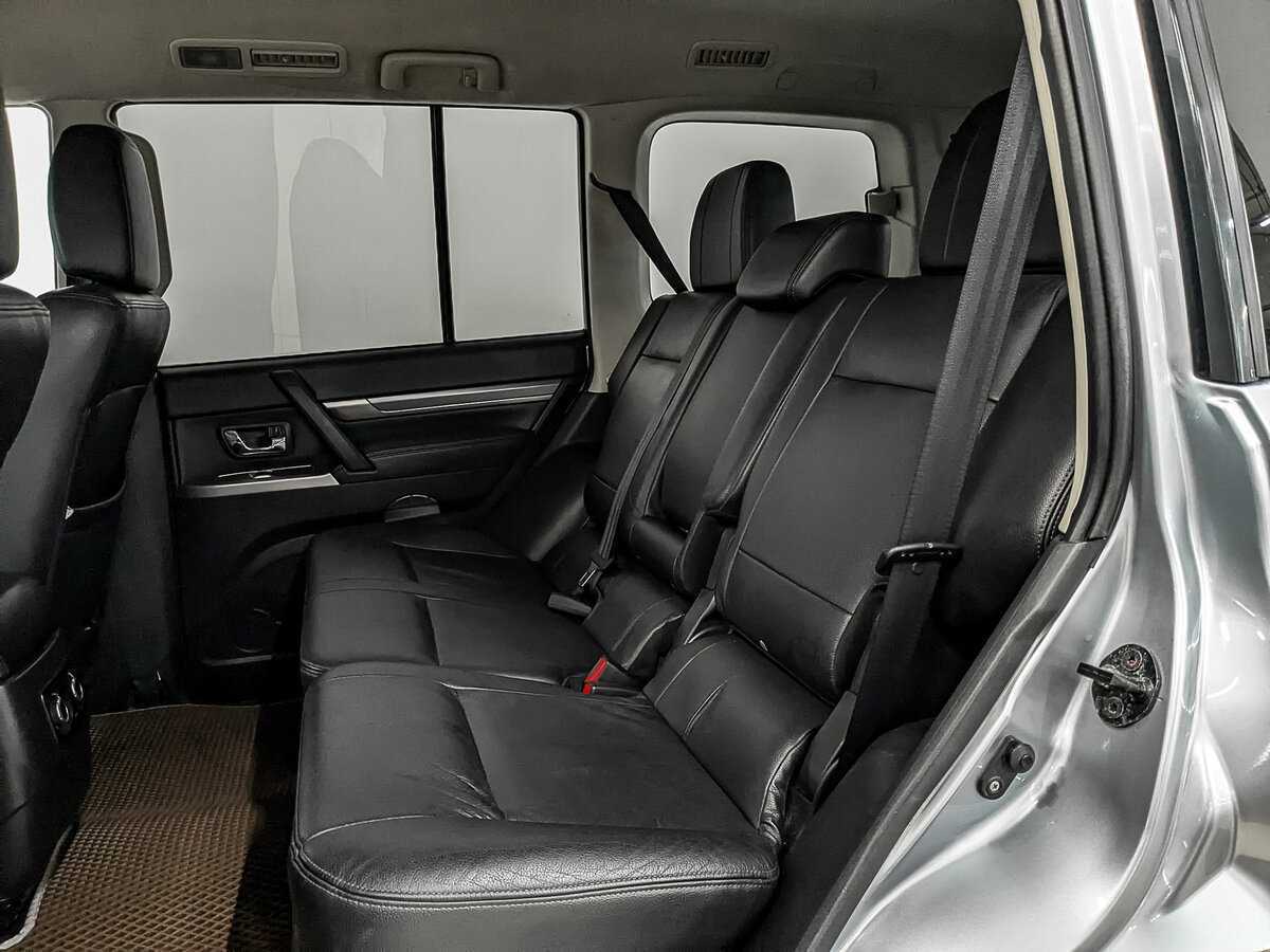 Mitsubishi Pajero с пробегом — 2014 год. Фото: #17
