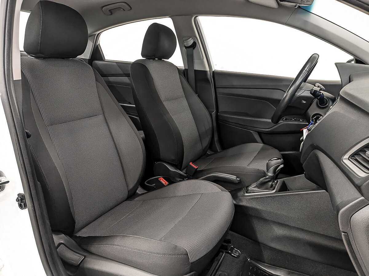 Hyundai Solaris с пробегом — 2017 год. Фото: #23