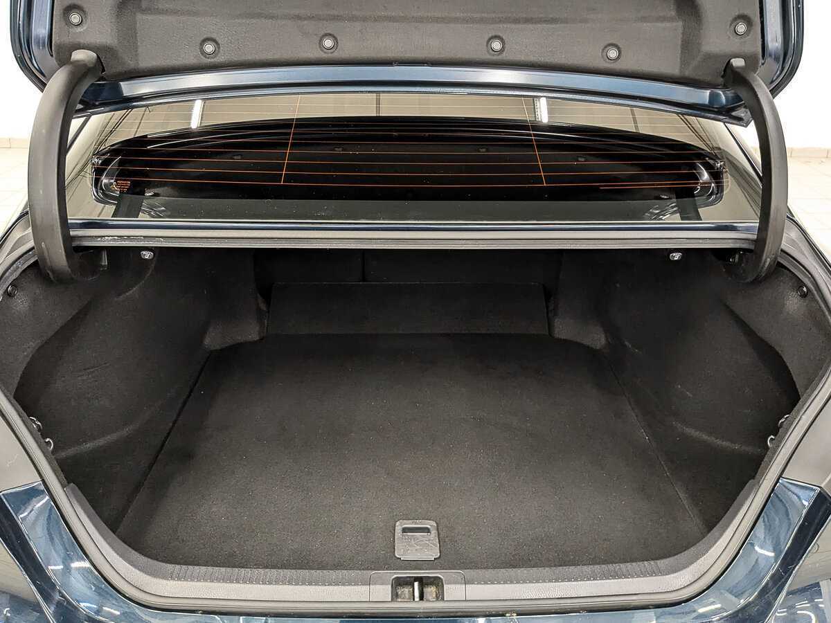 Toyota Camry с пробегом — 2018 год. Фото: #9