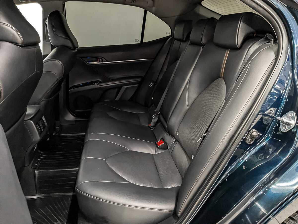 Toyota Camry с пробегом — 2018 год. Фото: #17