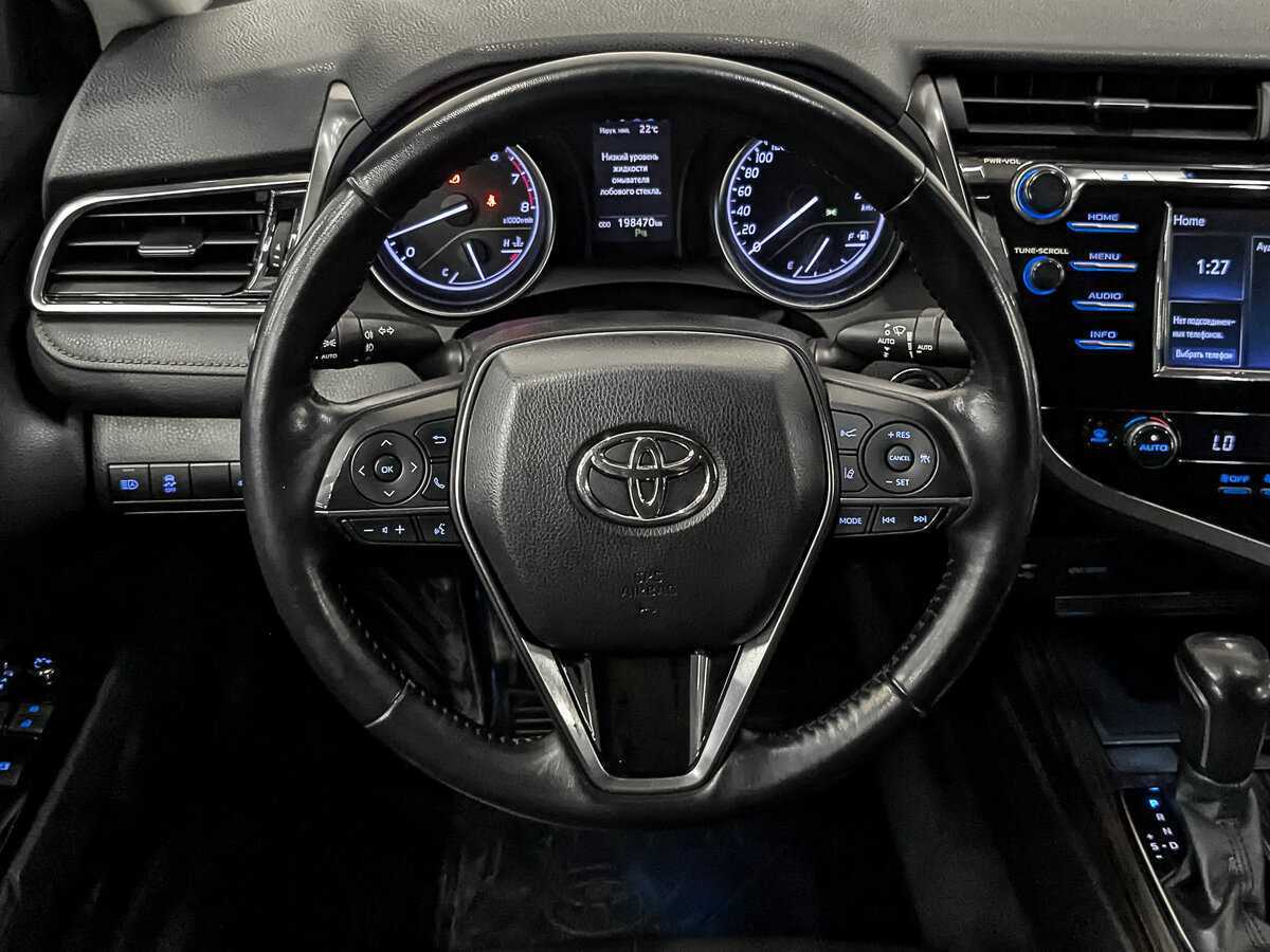 Toyota Camry с пробегом — 2018 год. Фото: #21