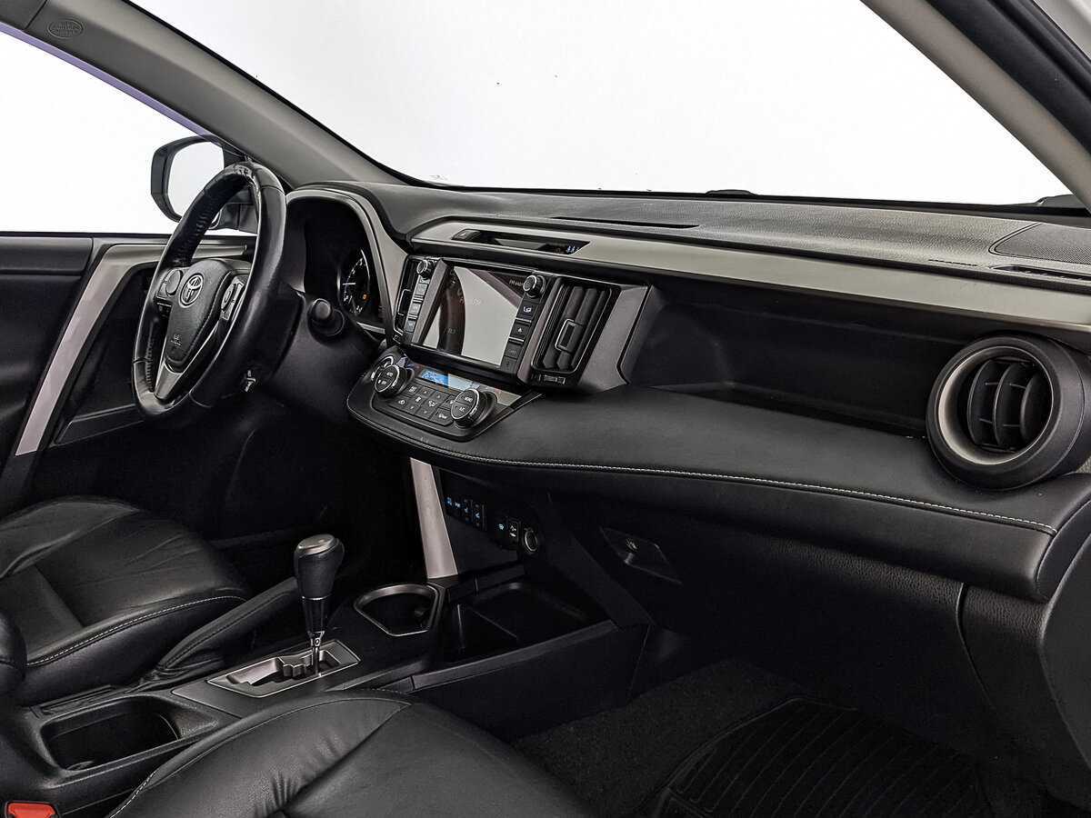 Toyota RAV4 с пробегом — 2018 год. Фото: #10