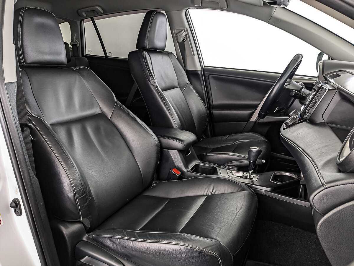 Toyota RAV4 с пробегом — 2018 год. Фото: #21