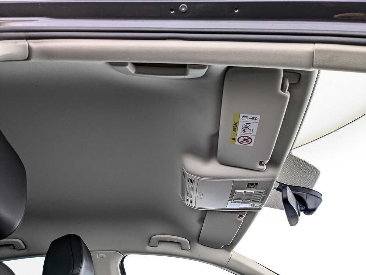 Volkswagen Passat с пробегом — 2019 год. Фото: #22