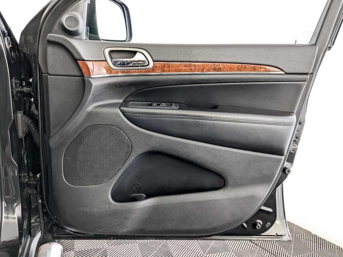 Jeep Grand Cherokee с пробегом — 2012 год. Фото: #23