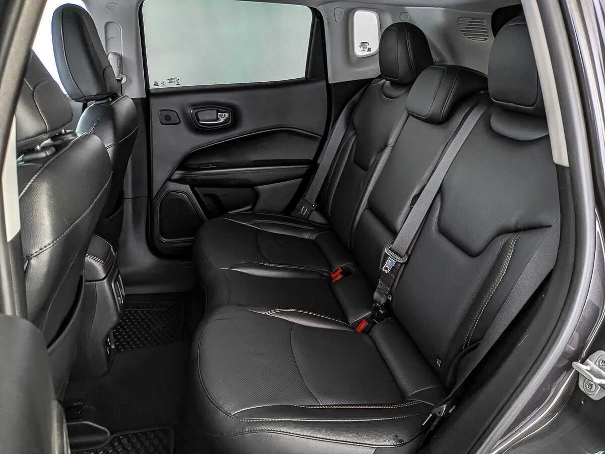 Jeep Compass с пробегом — 2018 год. Фото: #17