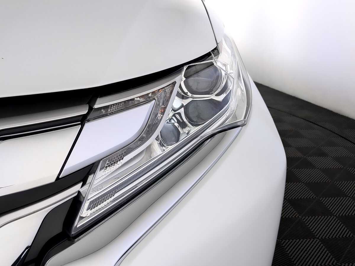 Mitsubishi Pajero Sport с пробегом — 2018 год. Фото: #16