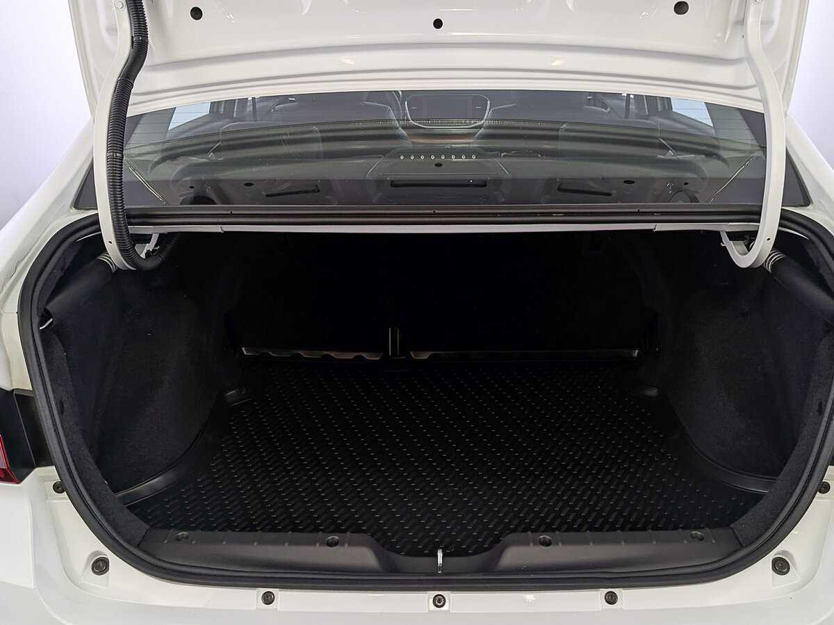 Lada (ВАЗ) Vesta с пробегом — 2024 год. Фото: #9