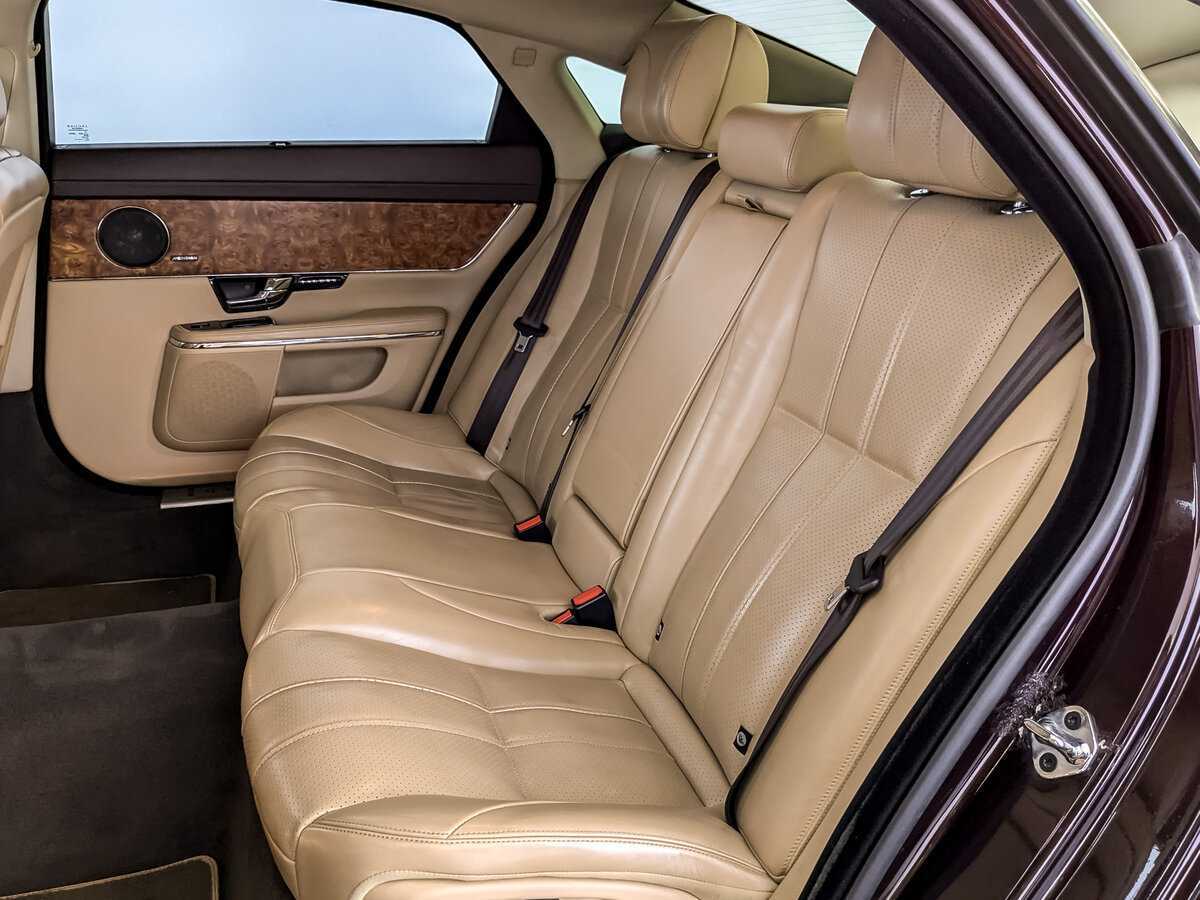 Jaguar XJ с пробегом — 2012 год. Фото: #11