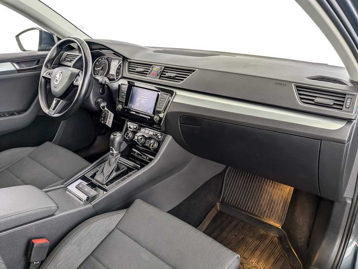 Skoda Superb с пробегом — 2019 год. Фото: #10