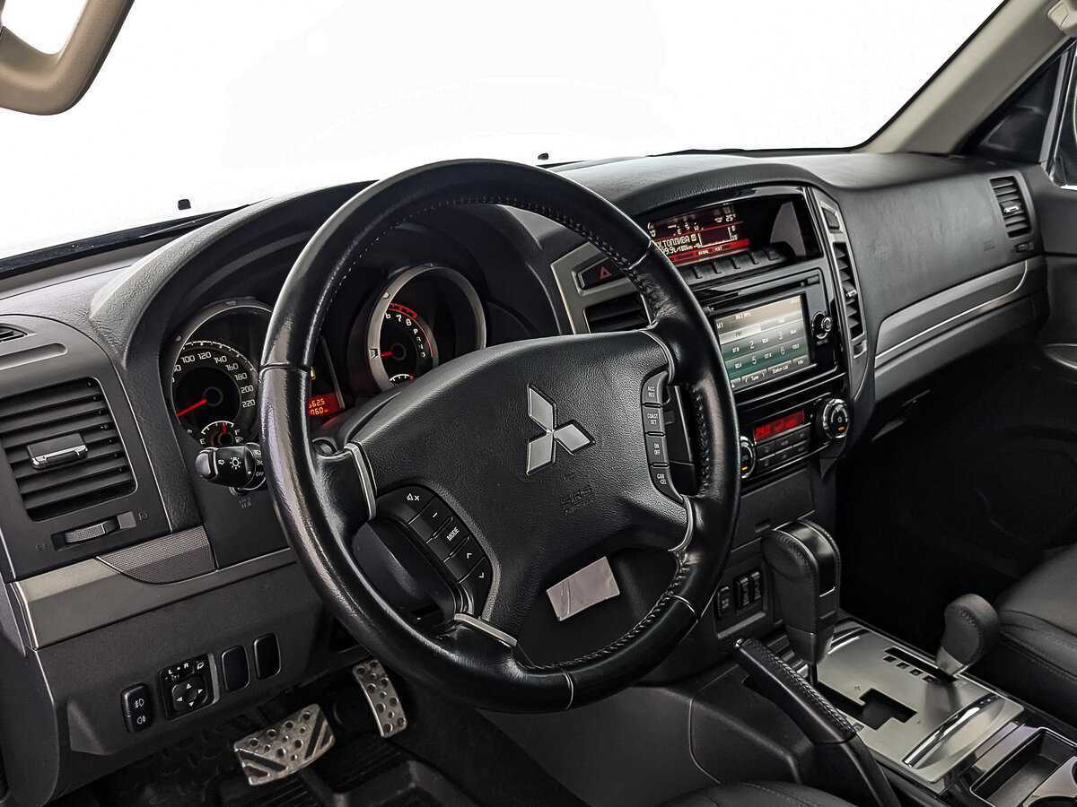 Mitsubishi Pajero с пробегом — 2018 год. Фото: #14