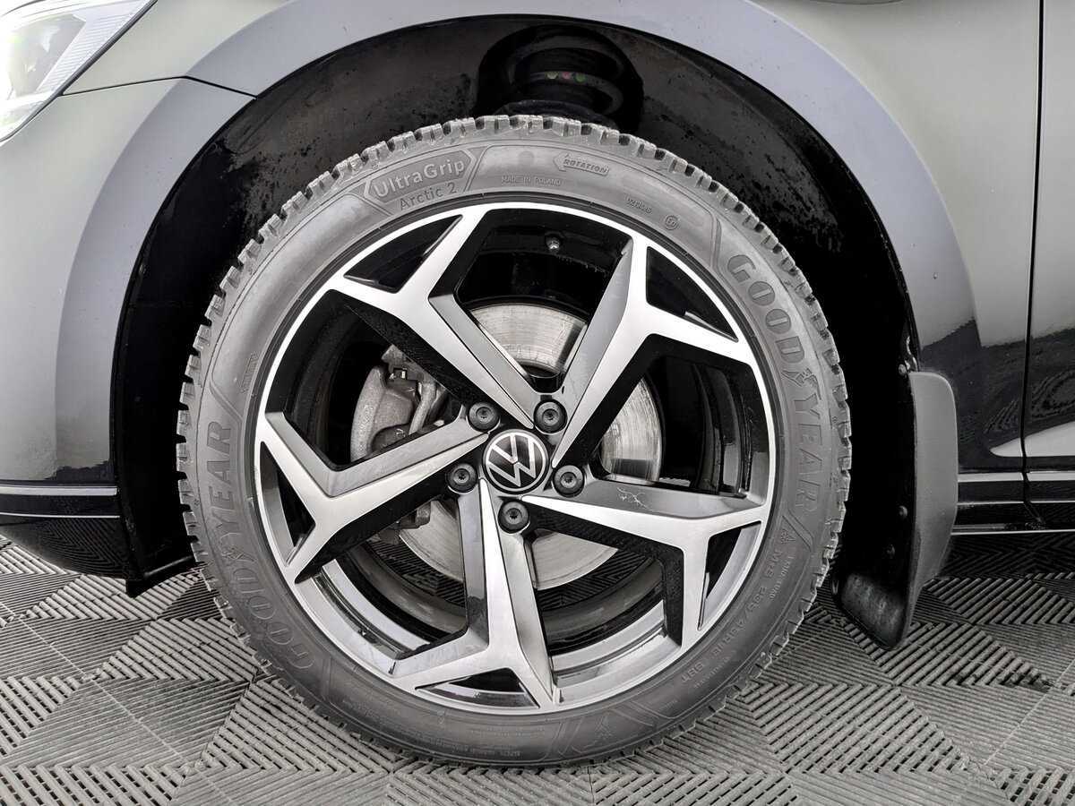 Volkswagen Passat с пробегом — 2021 год. Фото: #17