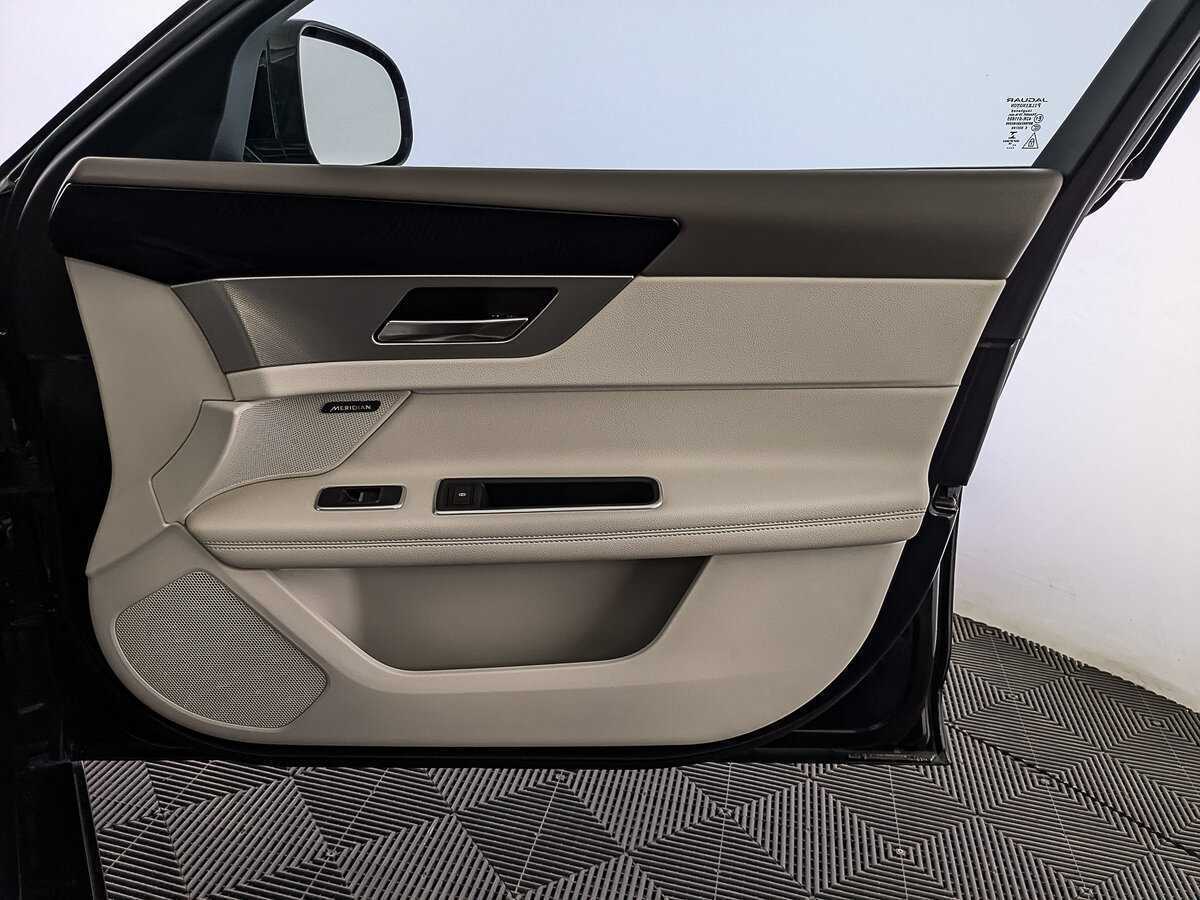 Jaguar XF с пробегом — 2018 год. Фото: #24
