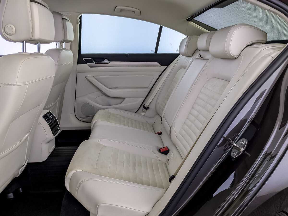 Volkswagen Passat с пробегом — 2017 год. Фото: #11