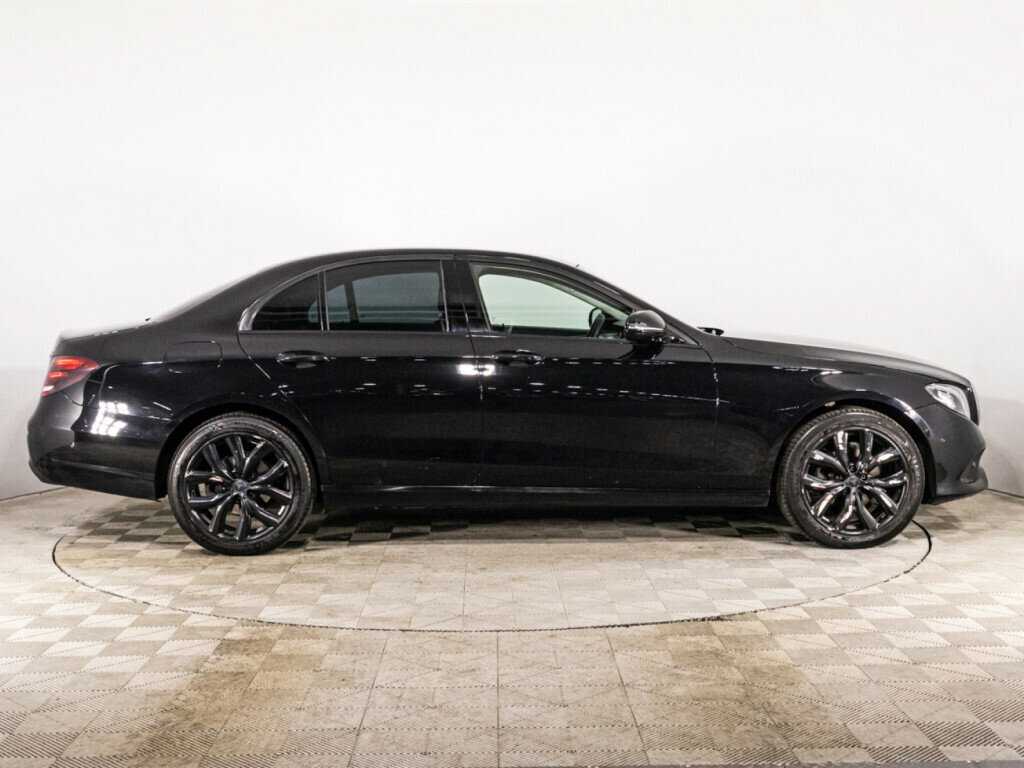 Mercedes-Benz E-Класс с пробегом — 2019 год. Фото: #3