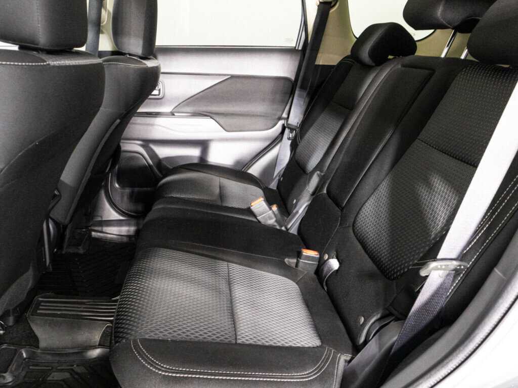 Mitsubishi Outlander с пробегом — 2019 год. Фото: #9