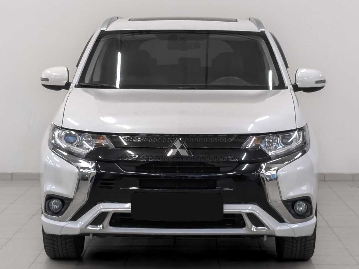 Mitsubishi Outlander с пробегом — 2022 год. Фото: #1