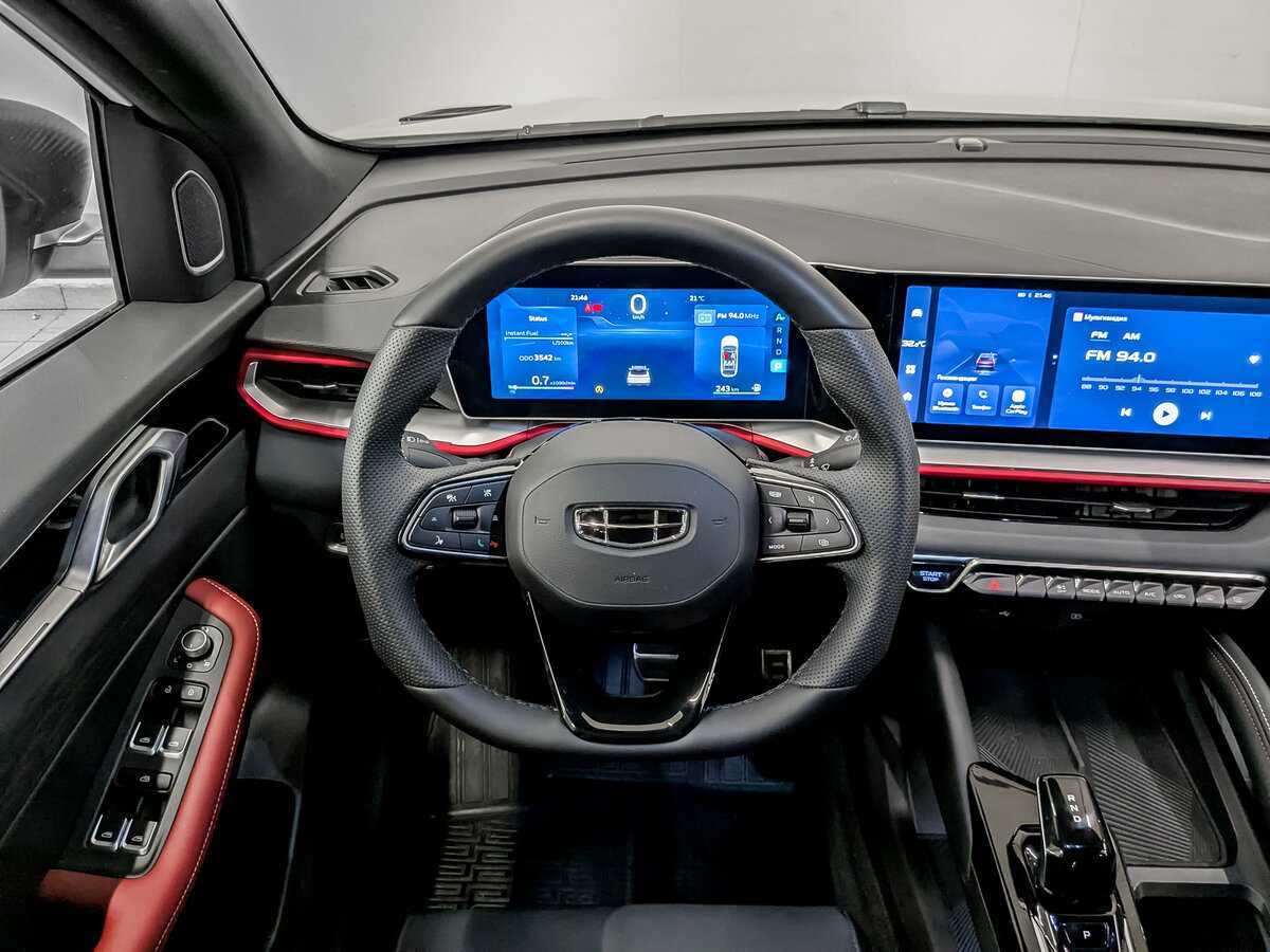 Geely Coolray с пробегом — 2024 год. Фото: #17