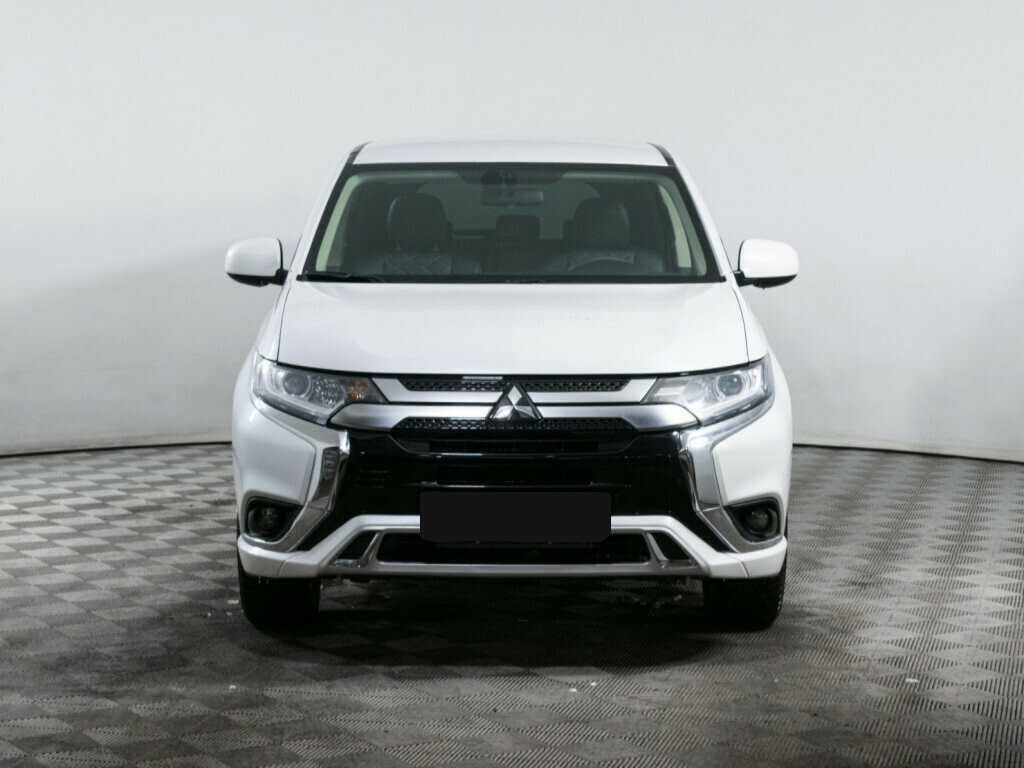 Mitsubishi Outlander с пробегом — 2022 год. Фото: #1