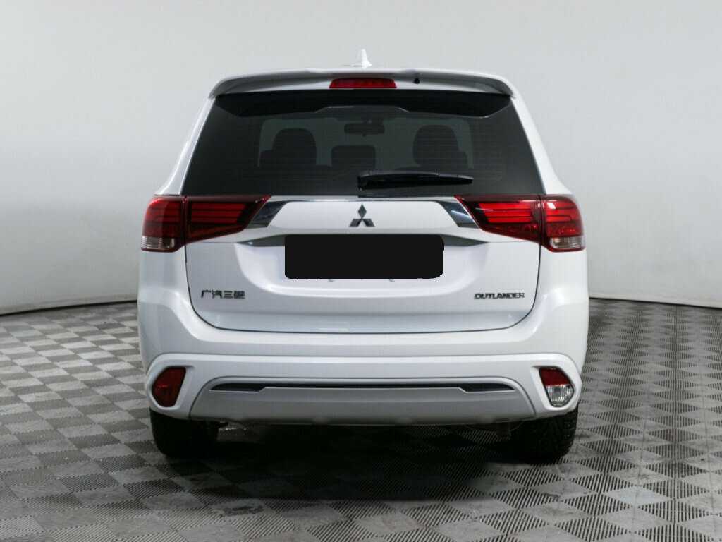 Mitsubishi Outlander с пробегом — 2022 год. Фото: #4