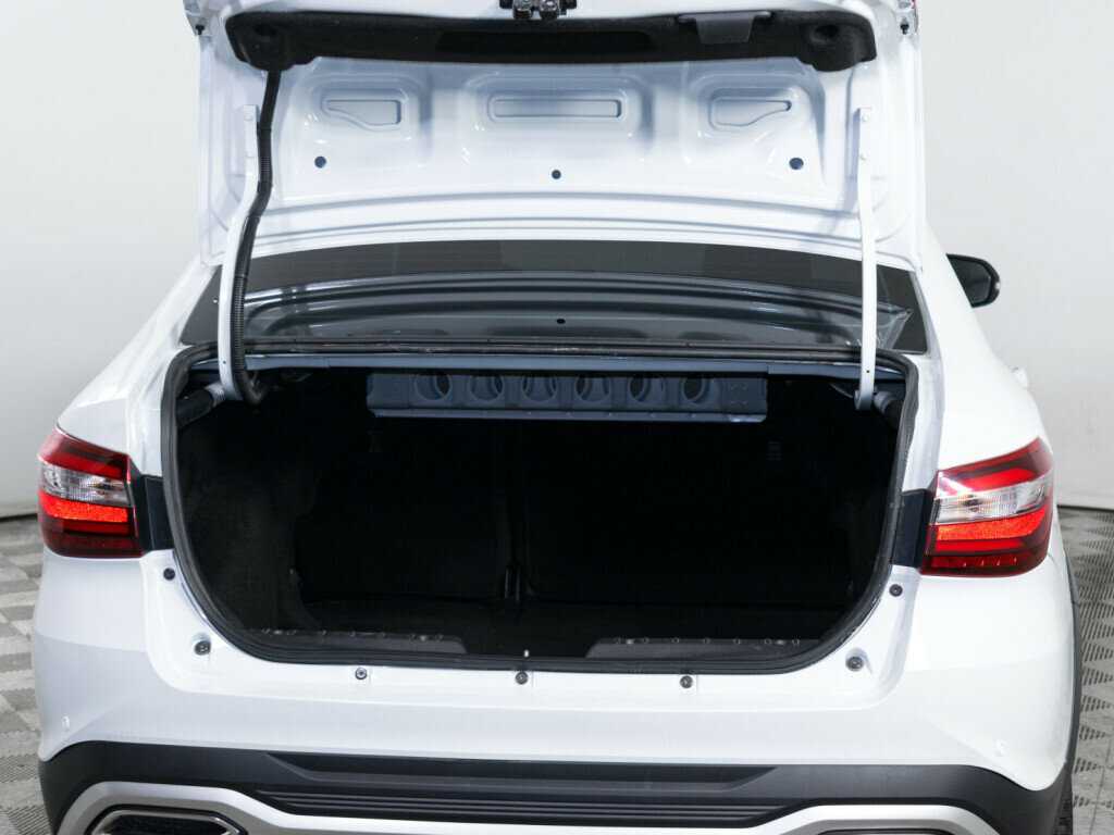 Lada (ВАЗ) Vesta с пробегом — 2023 год. Фото: #6