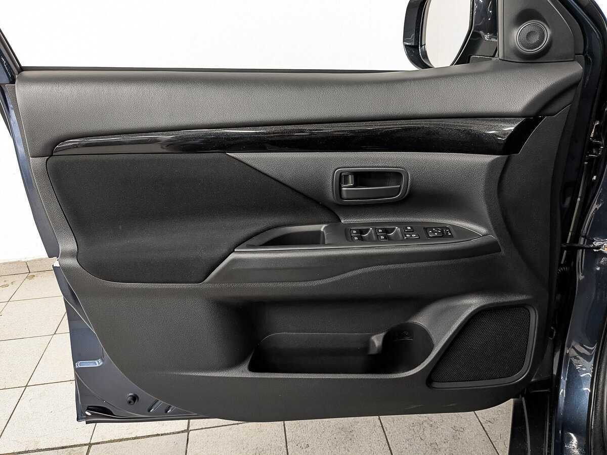 Mitsubishi Outlander с пробегом — 2019 год. Фото: #16