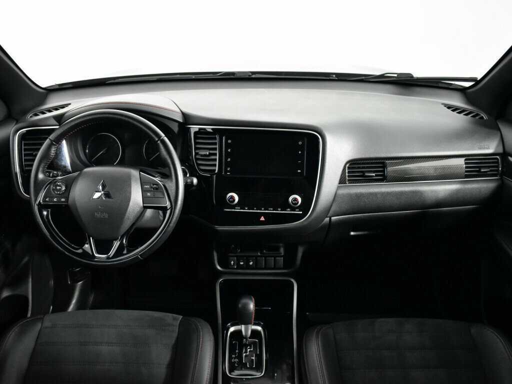 Mitsubishi Outlander с пробегом — 2021 год. Фото: #11