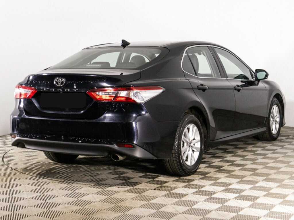 Toyota Camry с пробегом — 2018 год. Фото: #4