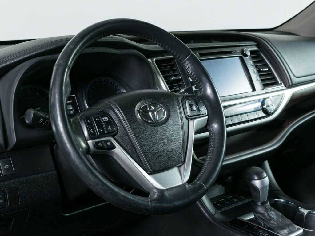 Toyota Highlander с пробегом — 2014 год. Фото: #11