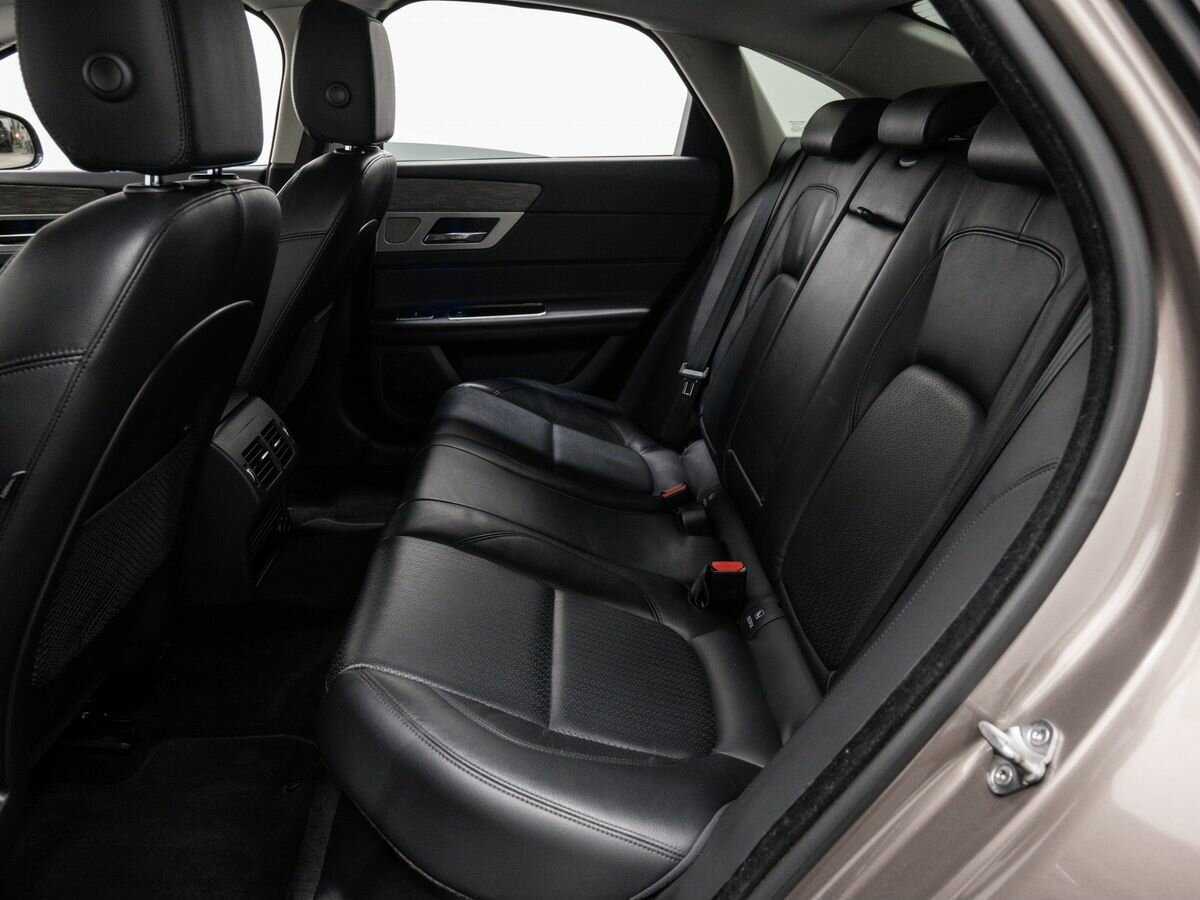 Jaguar XF с пробегом — 2016 год. Фото: #12