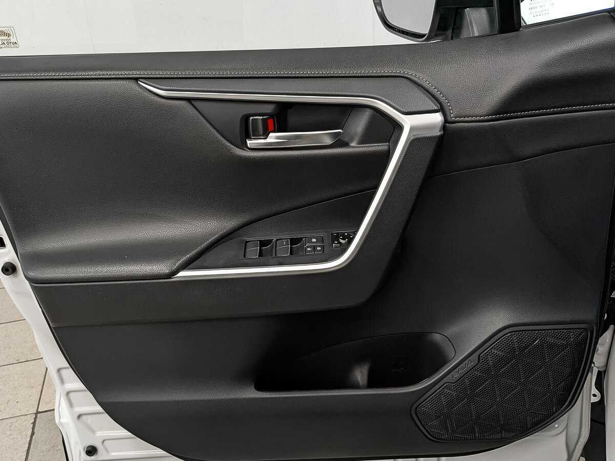 Toyota RAV4 с пробегом — 2021 год. Фото: #16